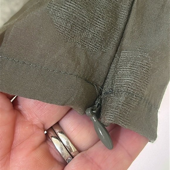 Rebecca Minkoff ARMY GREEN Geneva Puff Sleeve Blouse Size Small - Picture 11 of 16